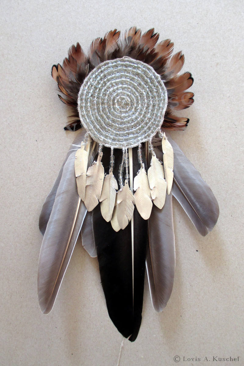 Federschmuck Herzstueck Rückseite