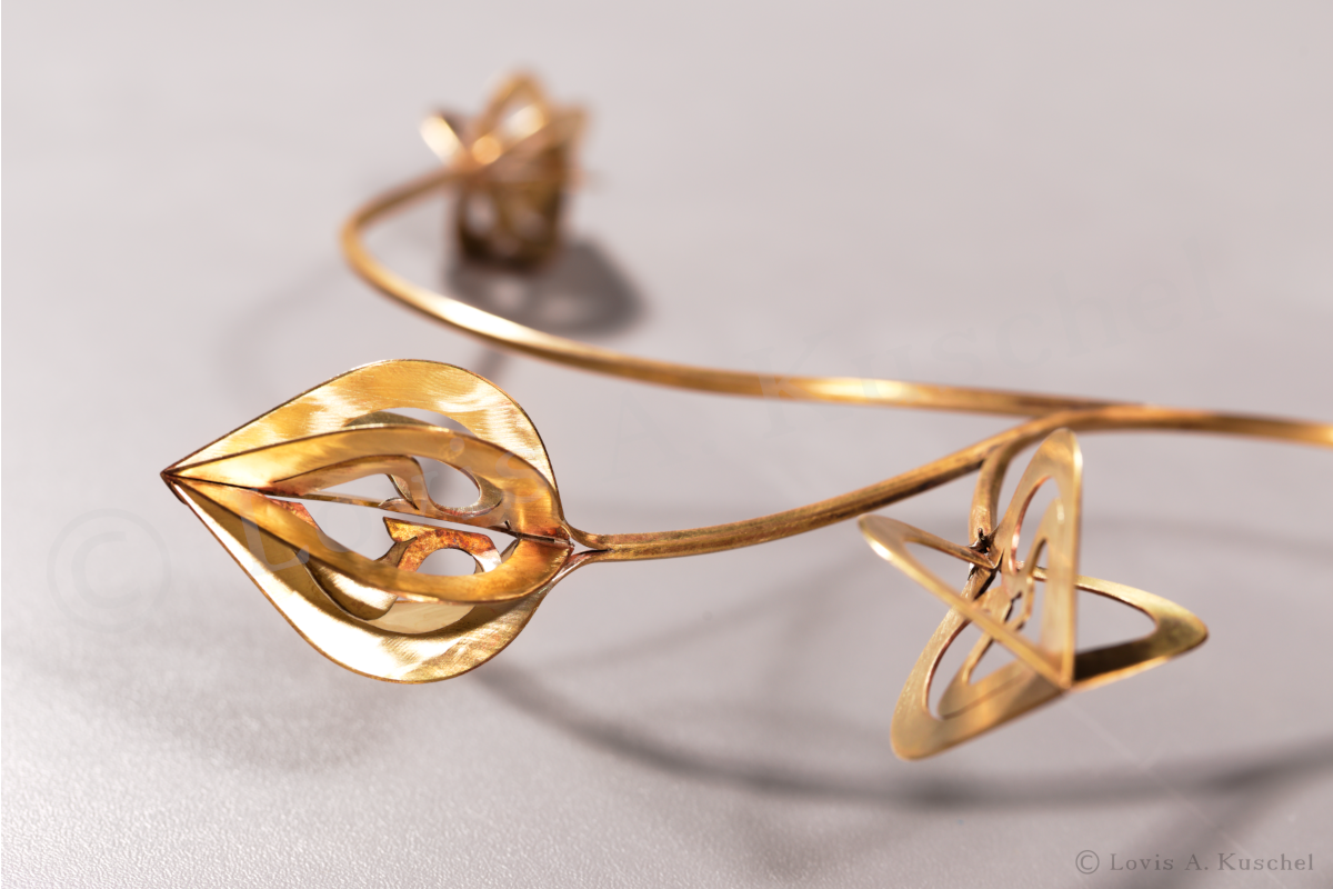 Messingranke Knospen